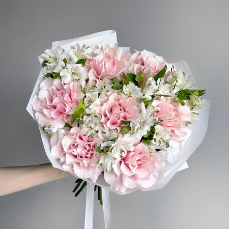 Букет_7 французских роз и альстромерии