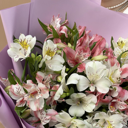 Букет_13 альстромерий